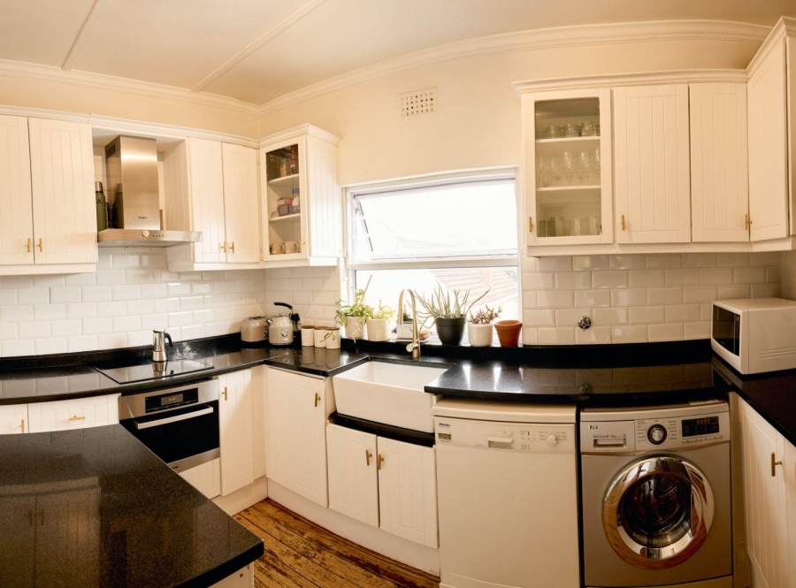 3 Bedroom Property for Sale in Vredehoek Western Cape